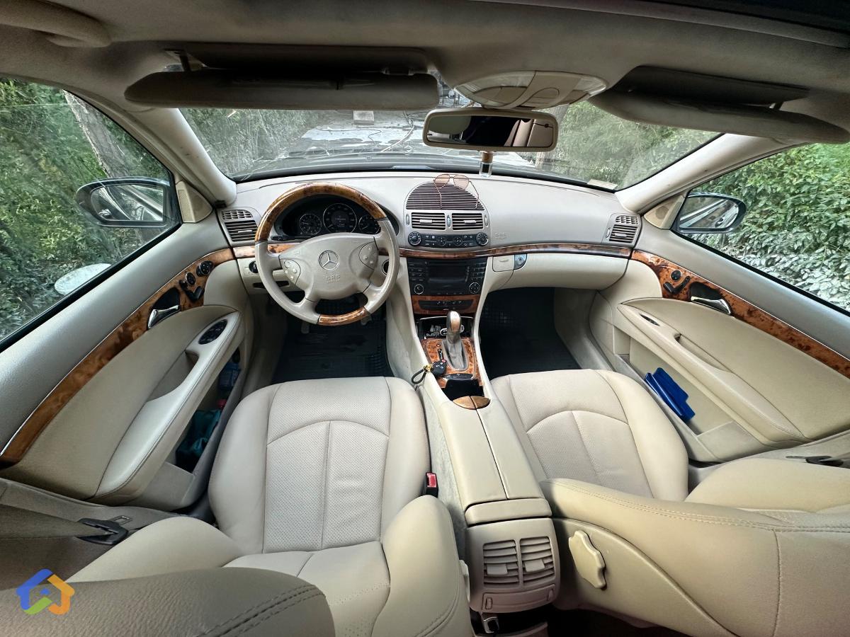 Mercedes Benz w211 e320 - image 4