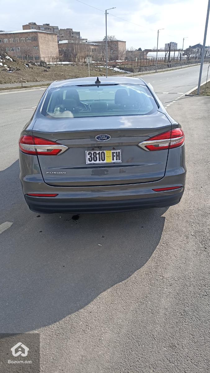 Ford Fusion - image 7