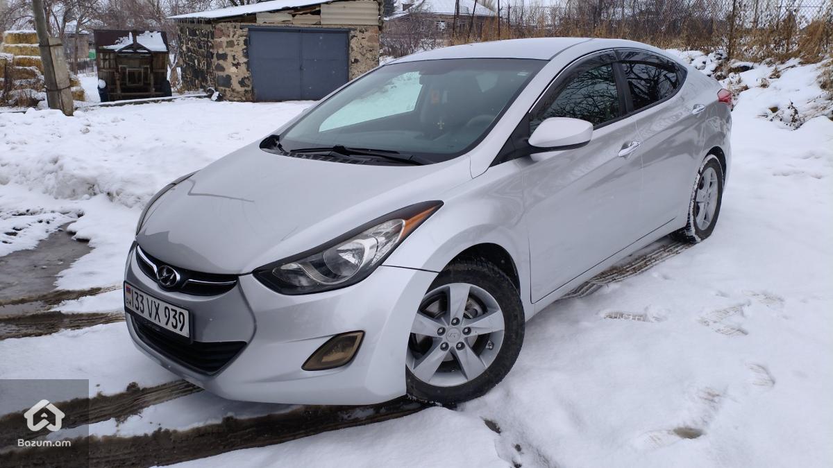 Hyundai Elantra - image 3