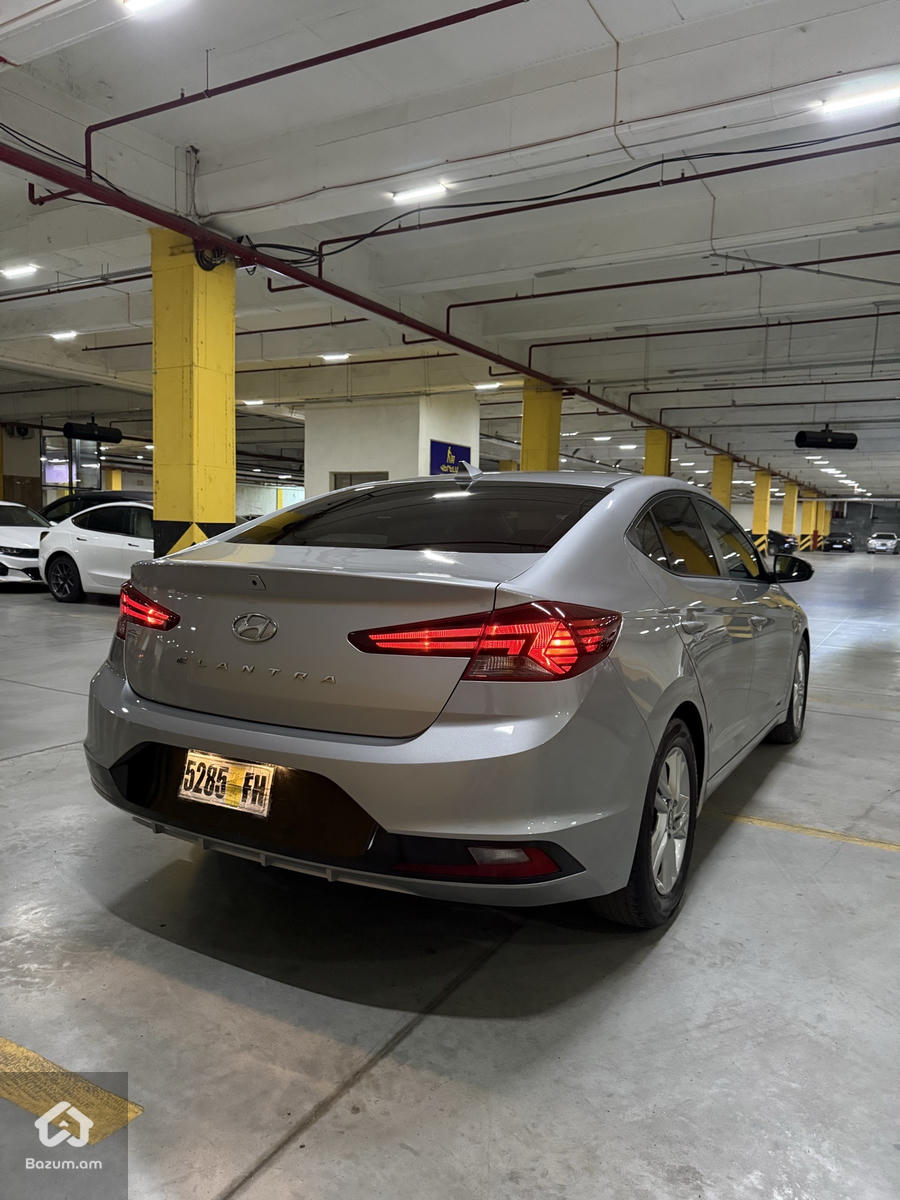 Hyundai Elantra 2020 - image 5