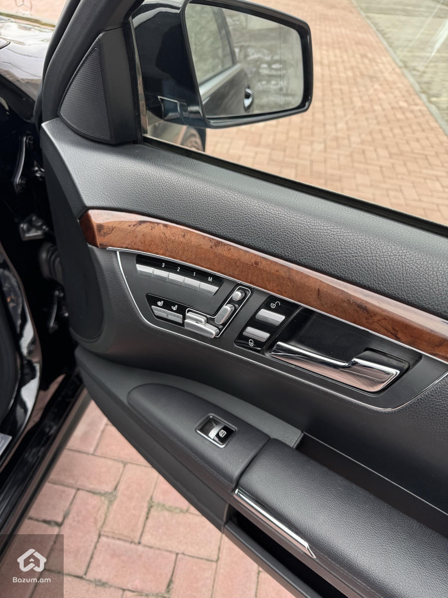 Mercedes Benz S550 - image 22
