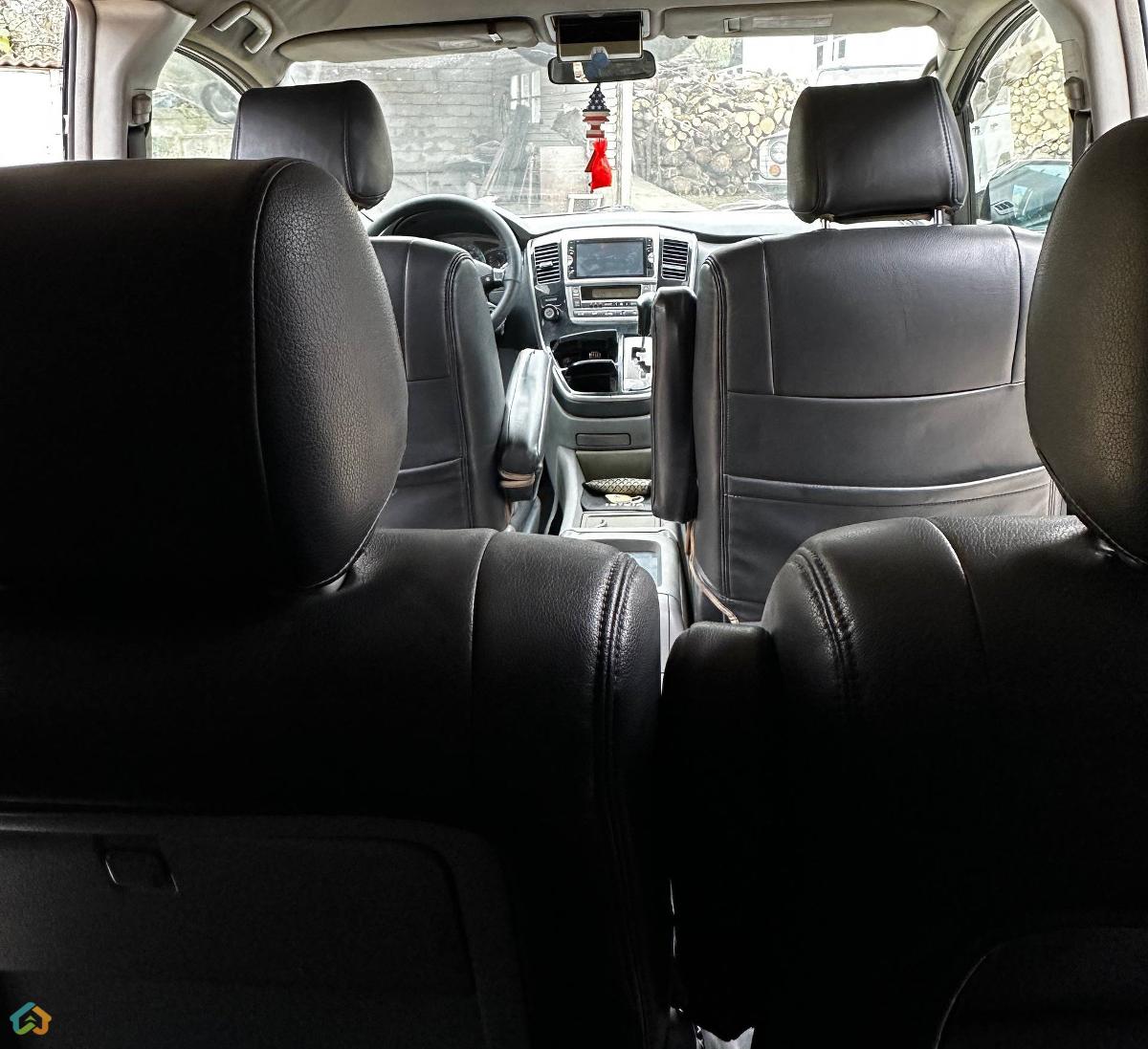 Toyota Alphard - image 12