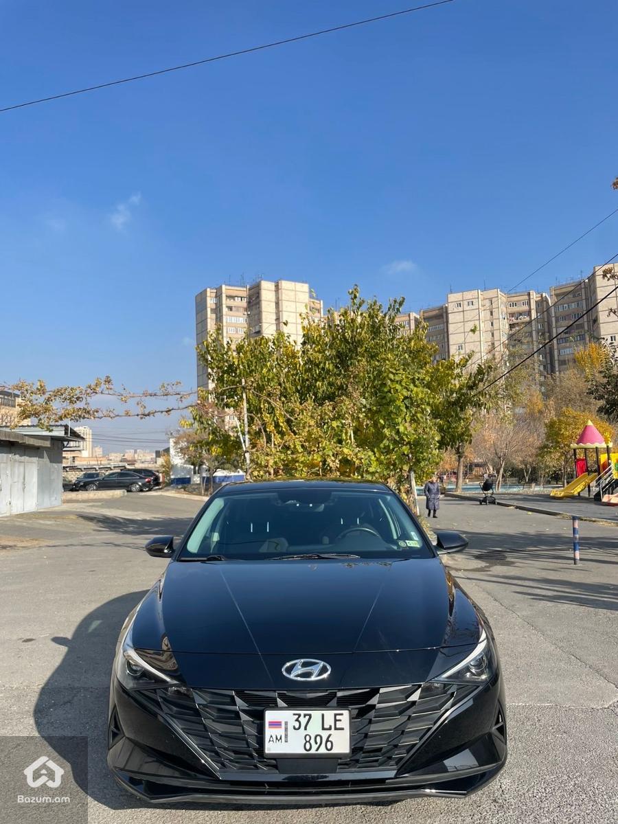 Hyundai Elantra - image 17