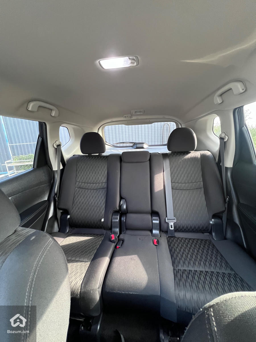 Nissan Rogue SV(AWD) - image 17