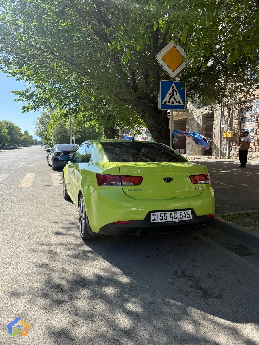 Kia Cerato cupe - image 4