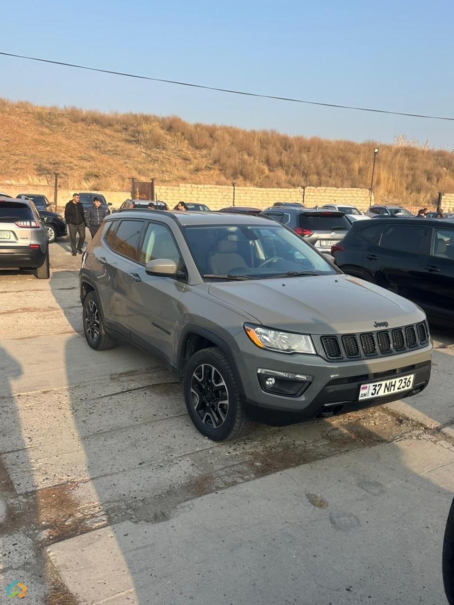 Jeep Compass - image 1