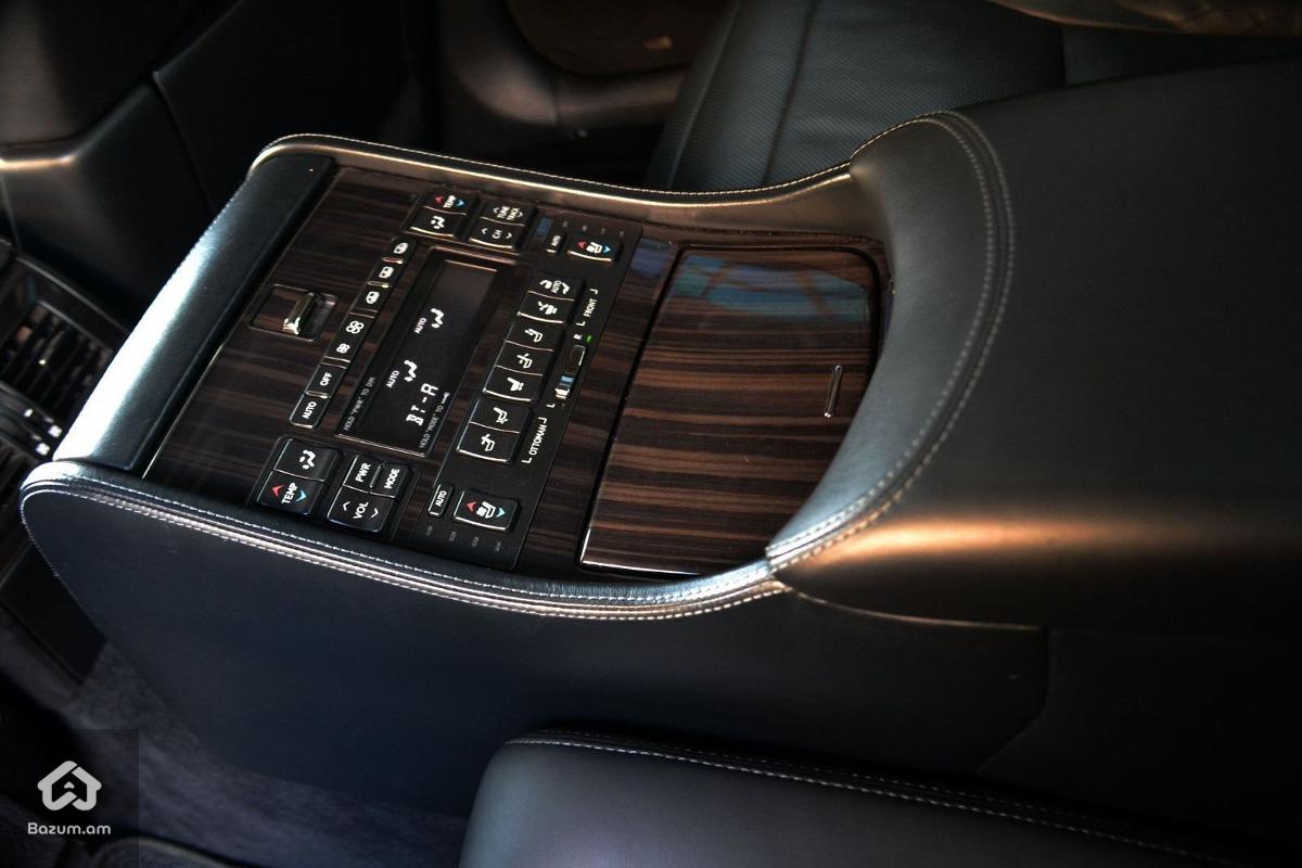 Lexus LS460l AWD - image 3