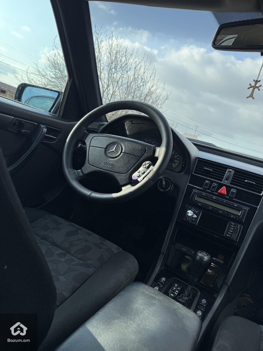 Mercedes Benz C200, Japan, գործարանային Ձախ ղեկ - image 10