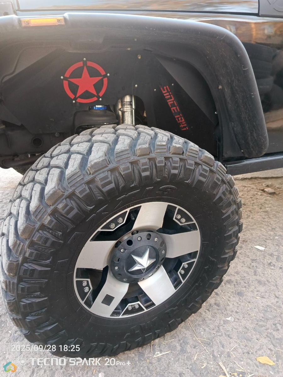 Jeep Wrangler - image 2