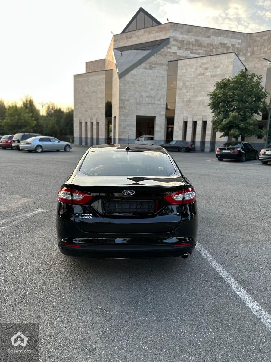 Ford fusion Energy Hybrid - image 3