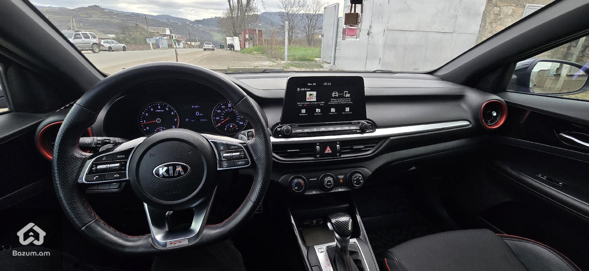 KIA FORTE GT - image 8