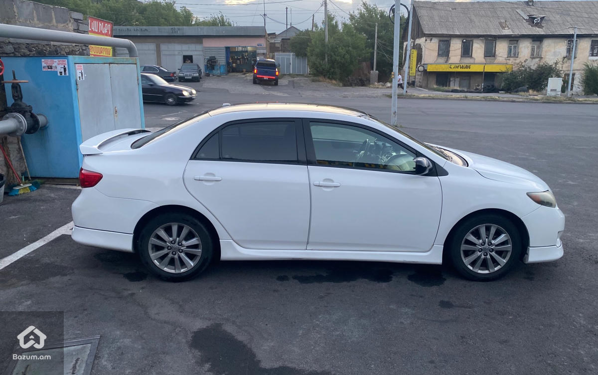 Toyota Corolla S - image 4
