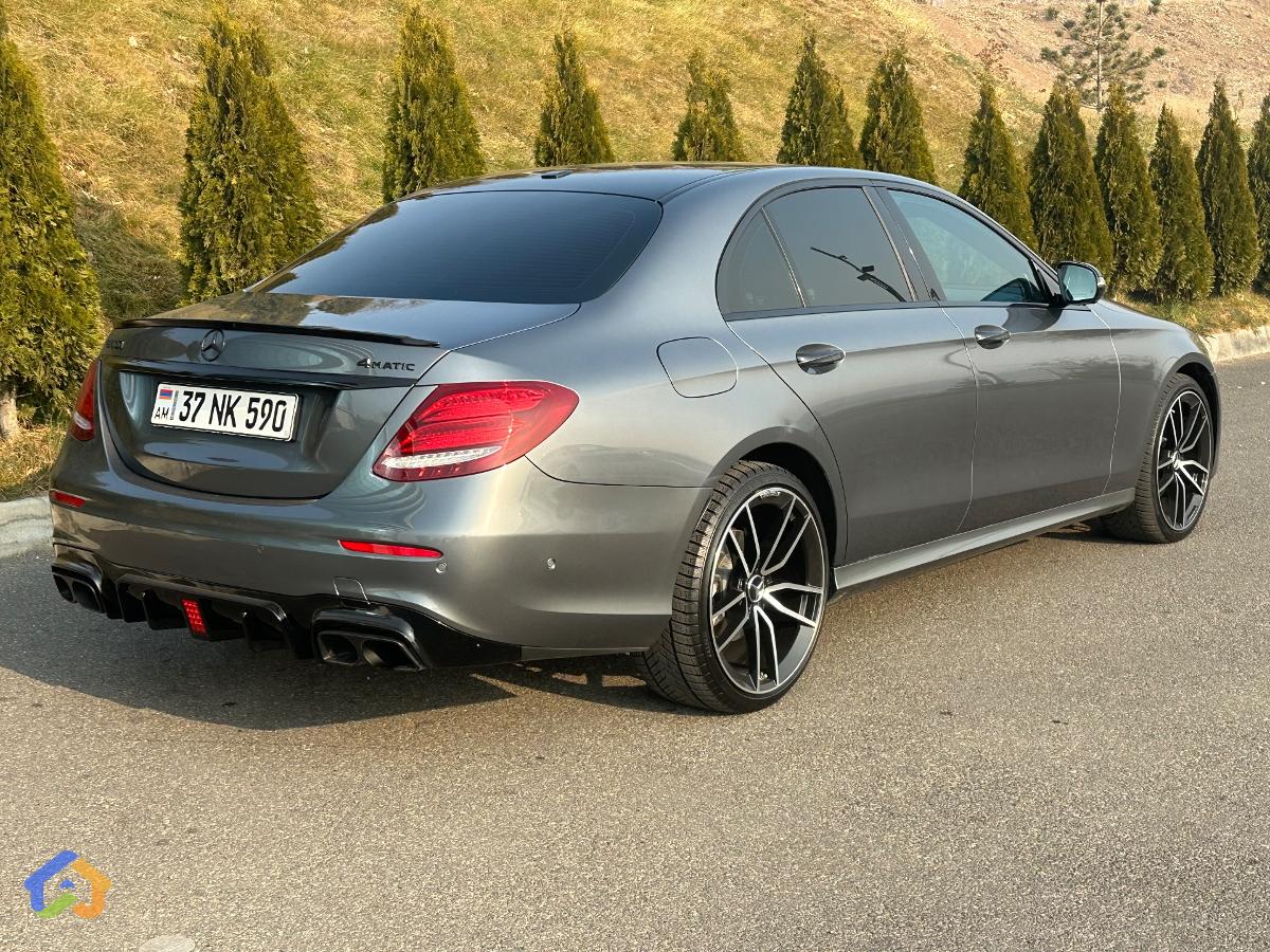 Mercedes E300 - image 6