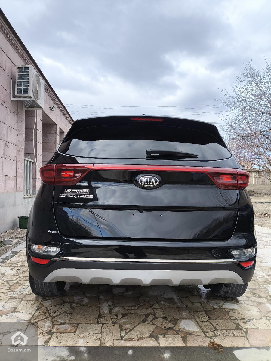 kia Sportage  - image 6