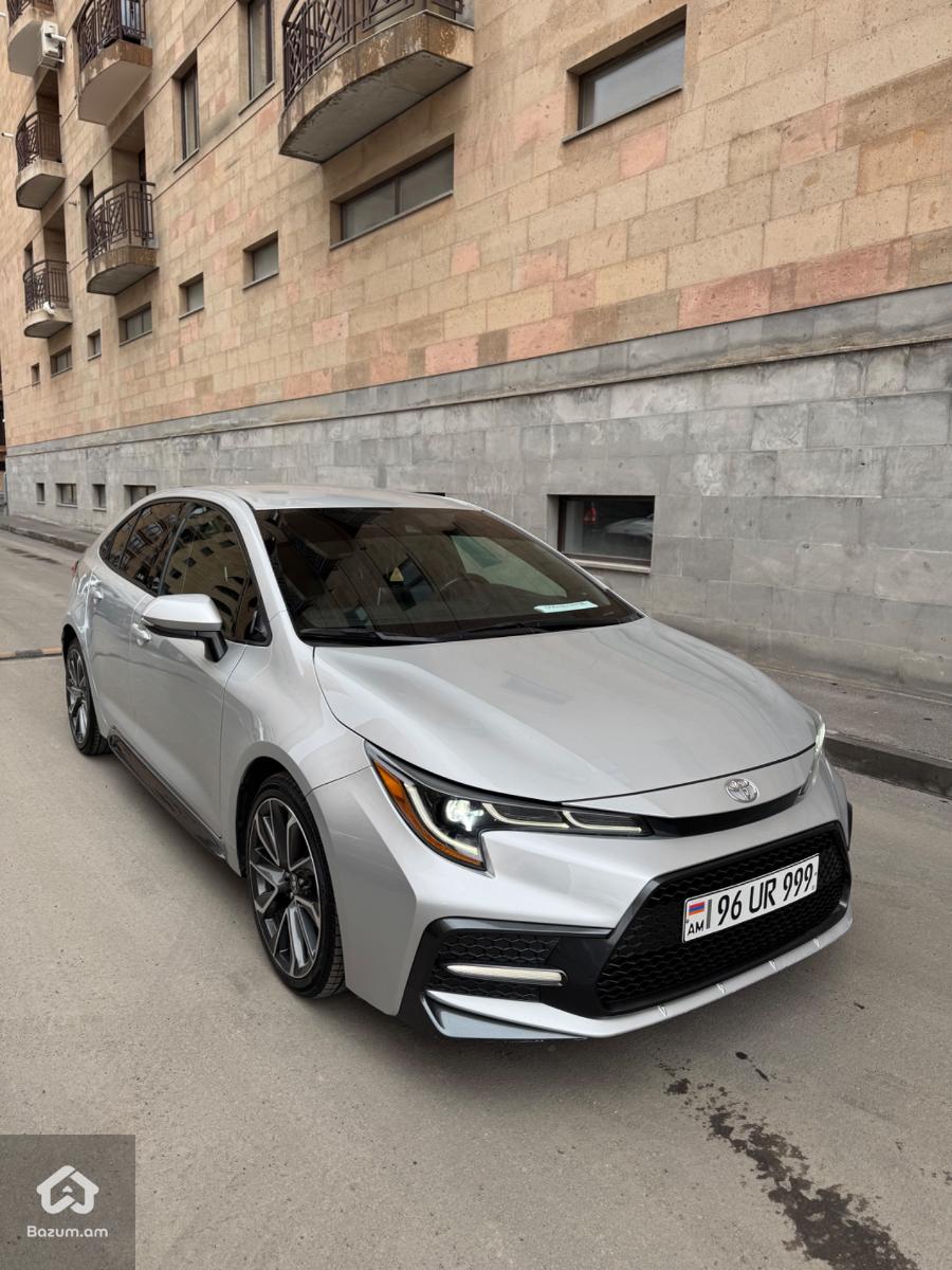 Toyota Corolla SE - image 15