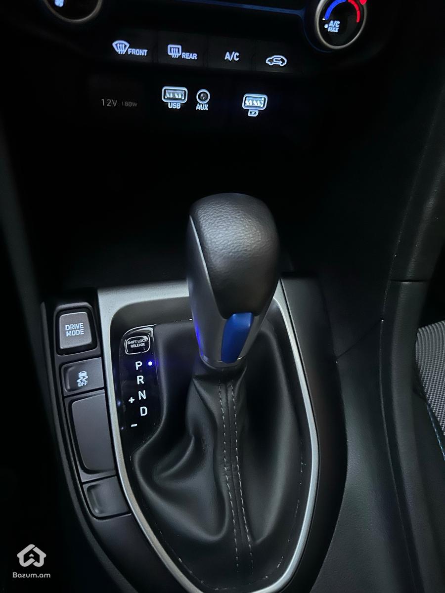 Hyundai Veloster - image 10