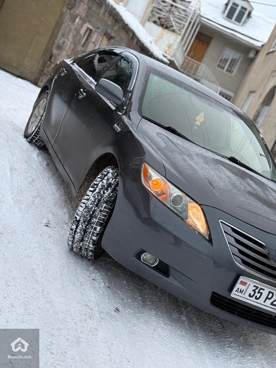 Camry Hybrid - image 2