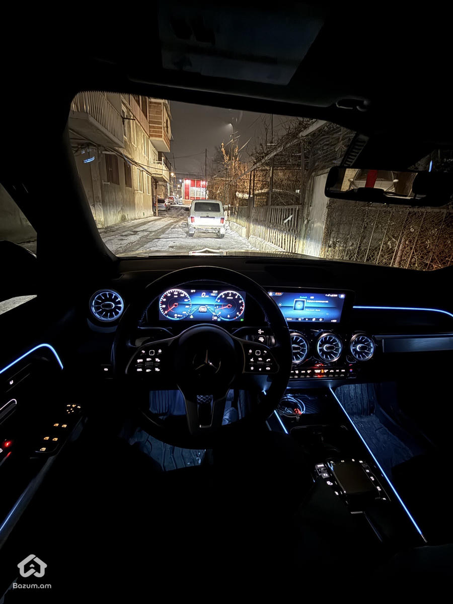 Mercedes Benz GLB250 - image 5