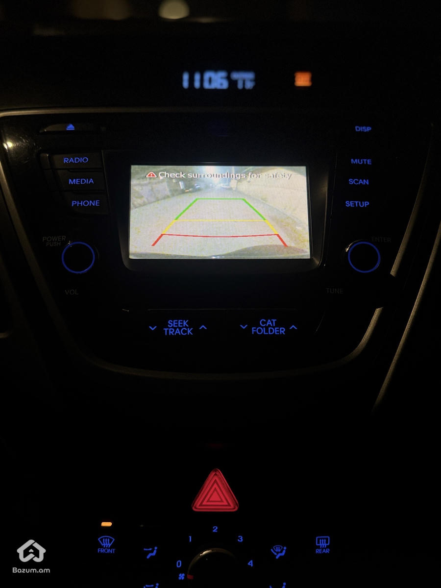 Hyundai Elantra - image 9