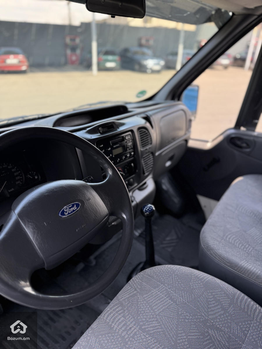 ford transit - image 8