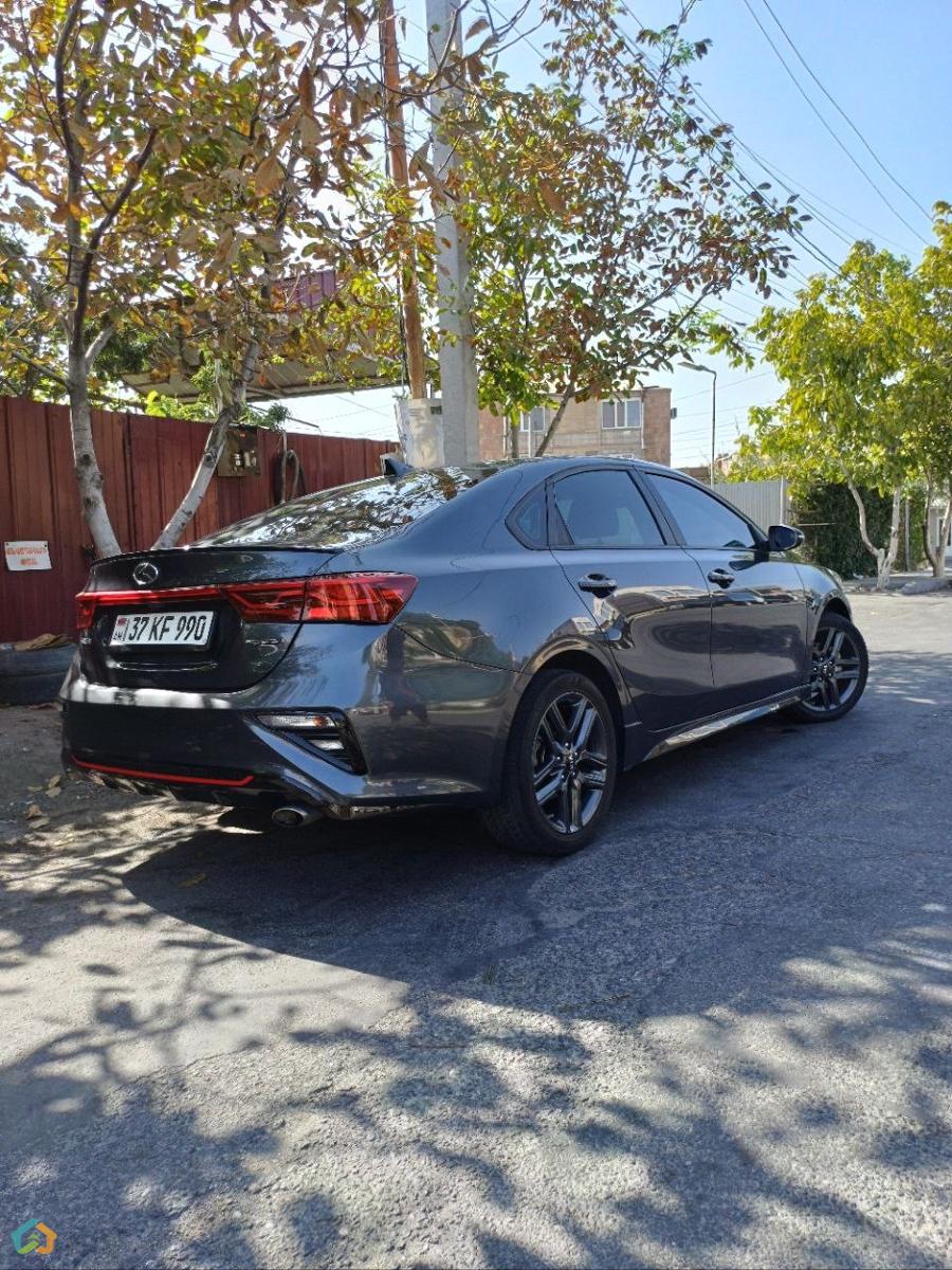 Kia Forte GT Line - image 15