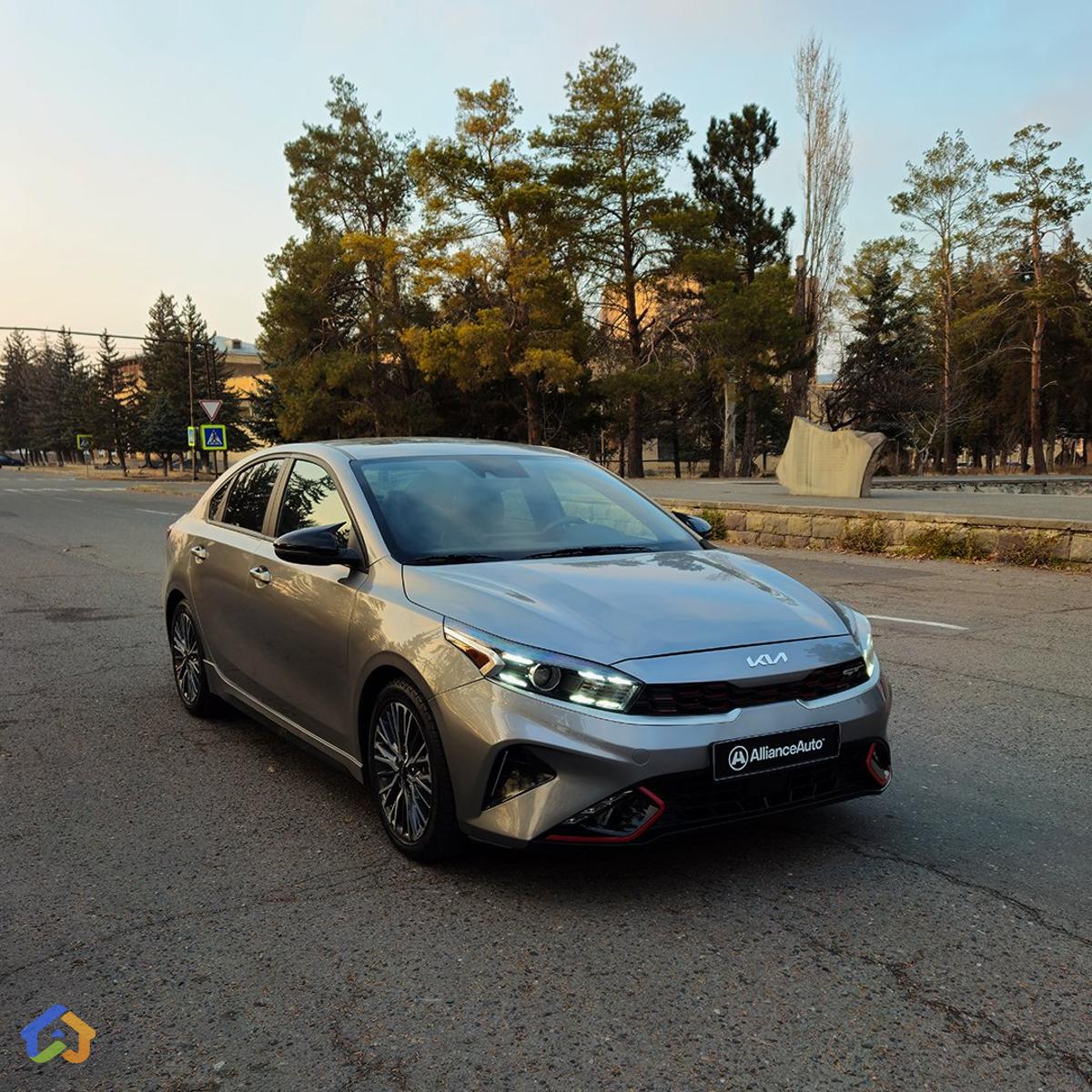 KIA FORTE GT LINE PREMIUM - image 3