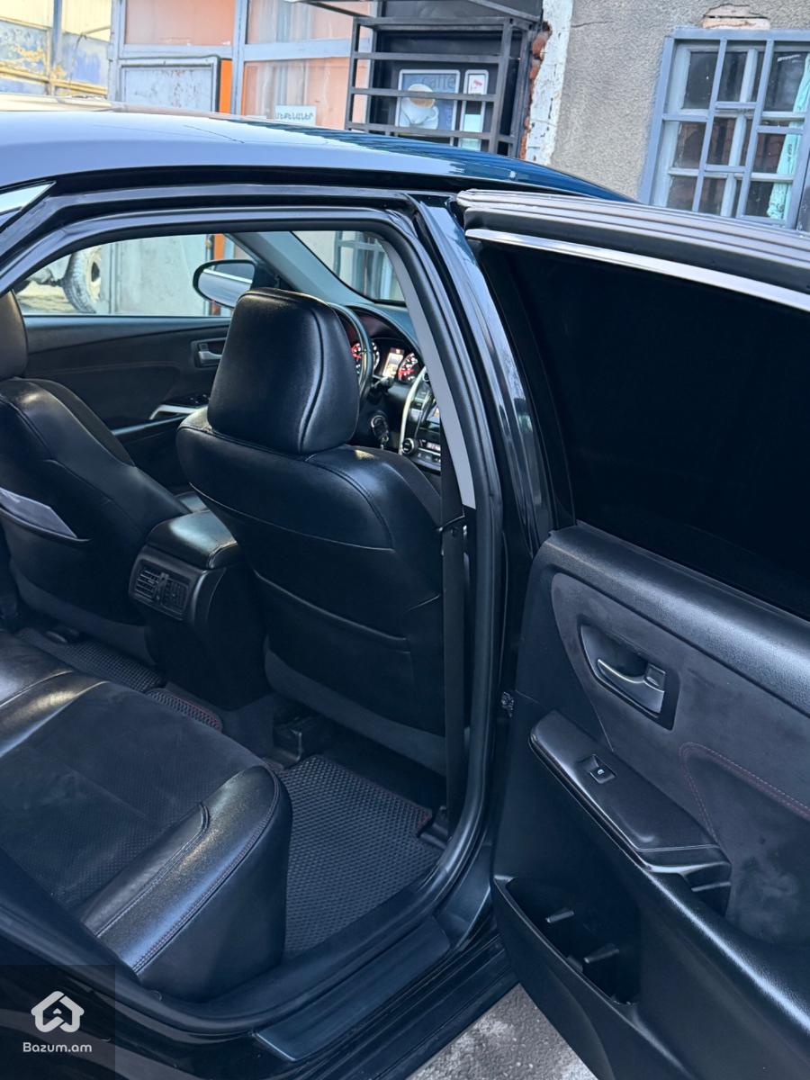 Toyota Camry  - image 9