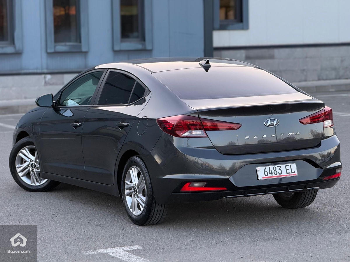 Hyundai Elantra - image 19