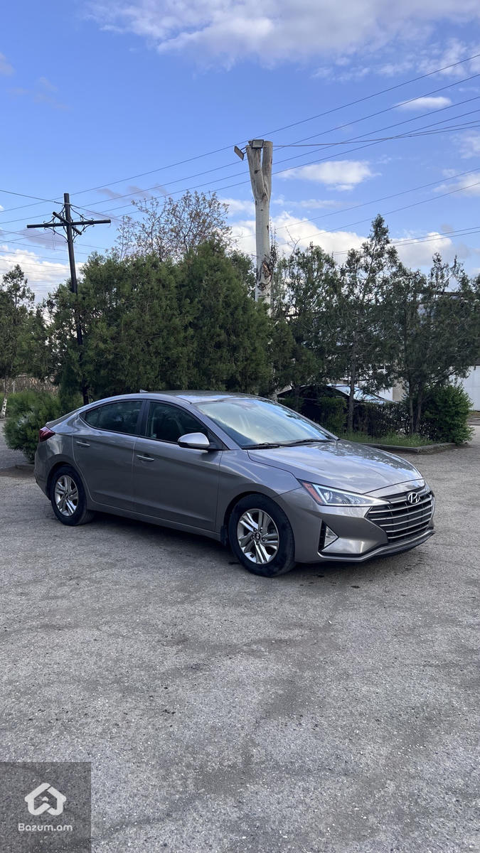 Hyundai Elantra - image 5