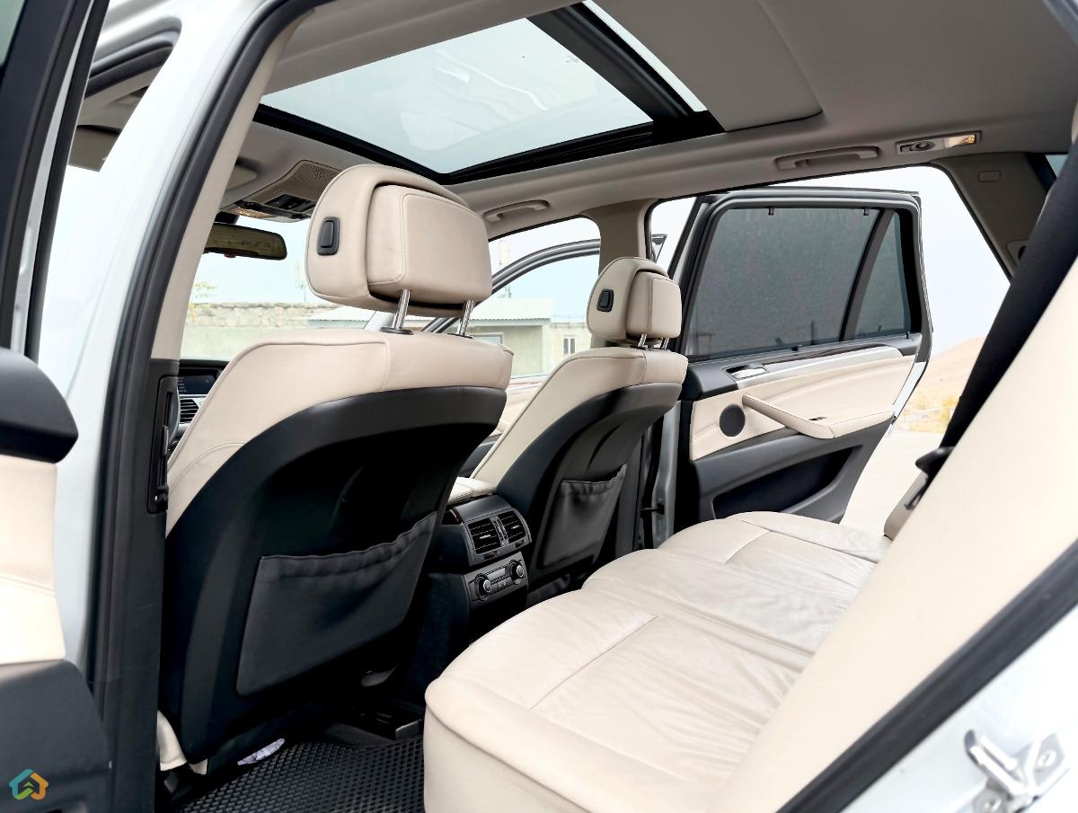 BMW X5 - image 10