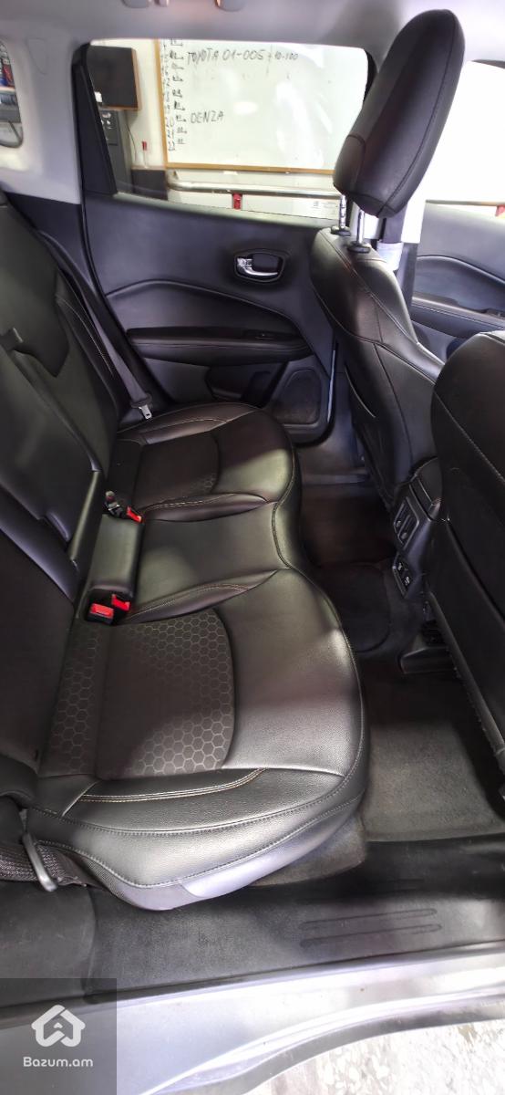 Jeep Compass - image 10