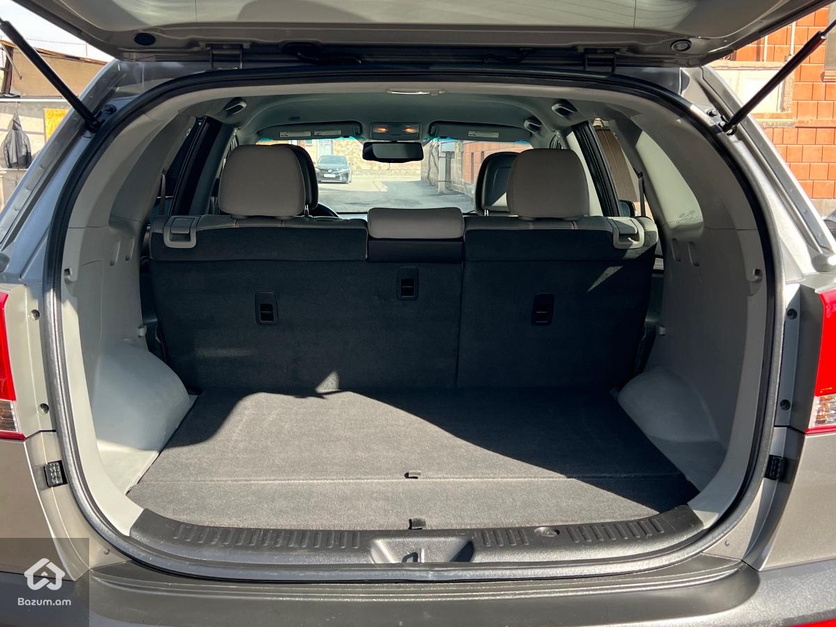 Kia Sorento 2010 - image 11