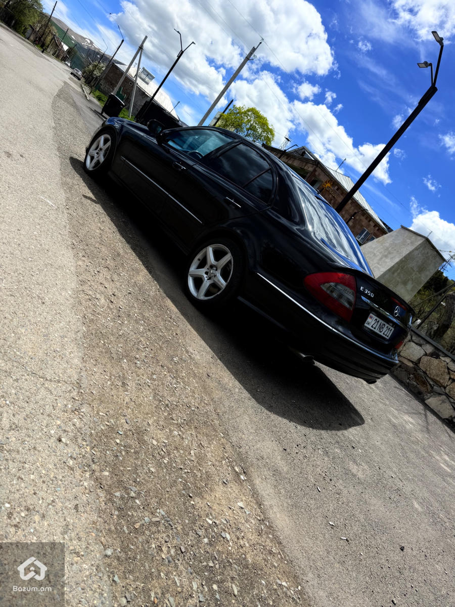 Mercedes - image 3