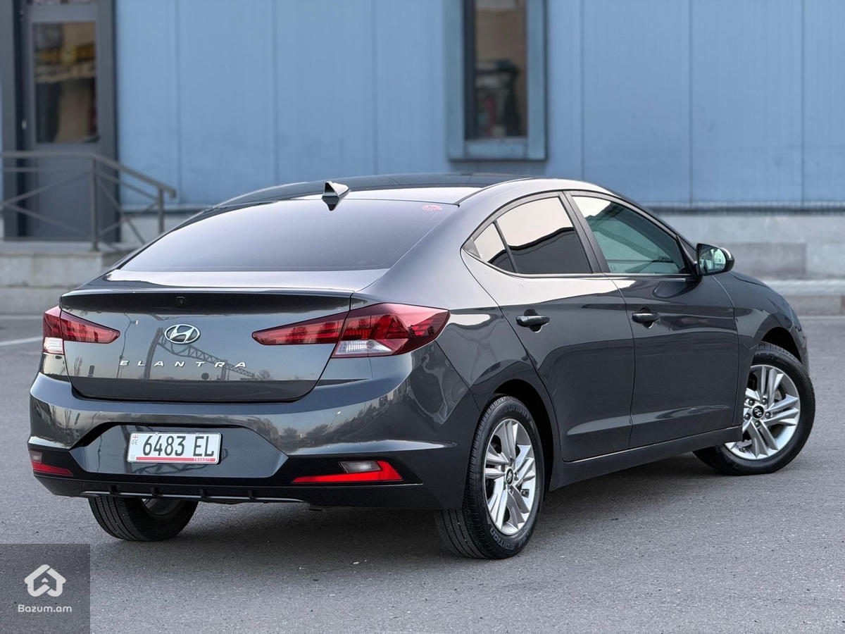 Hyundai Elantra - image 16