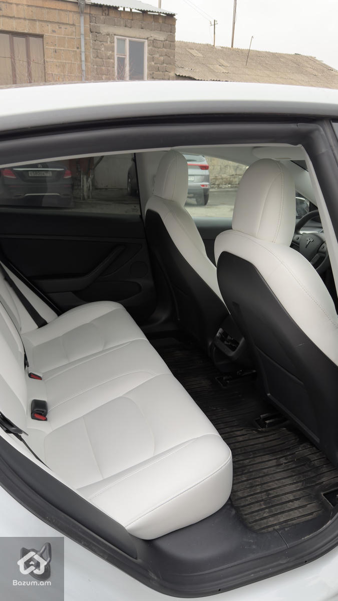 Tesla Model 3 2022 - image 10