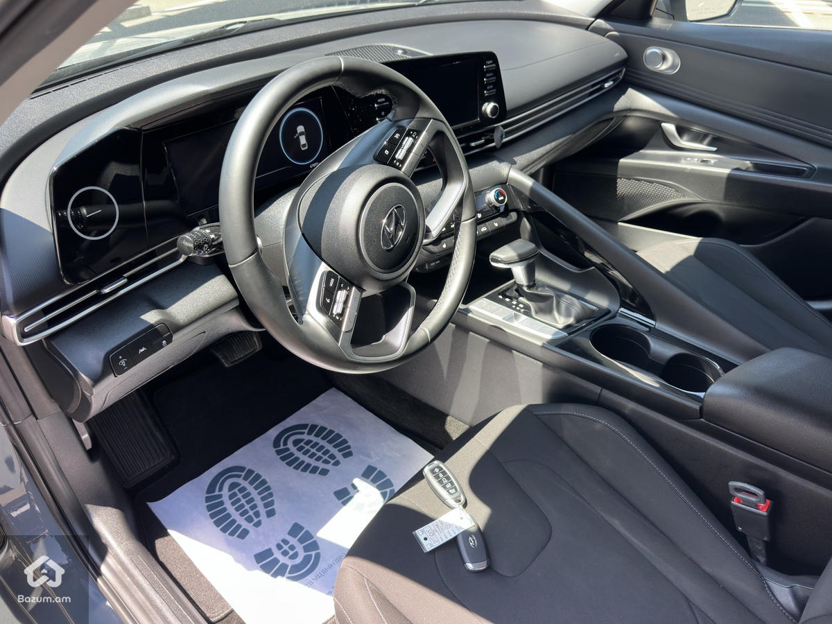 Elantra - image 11