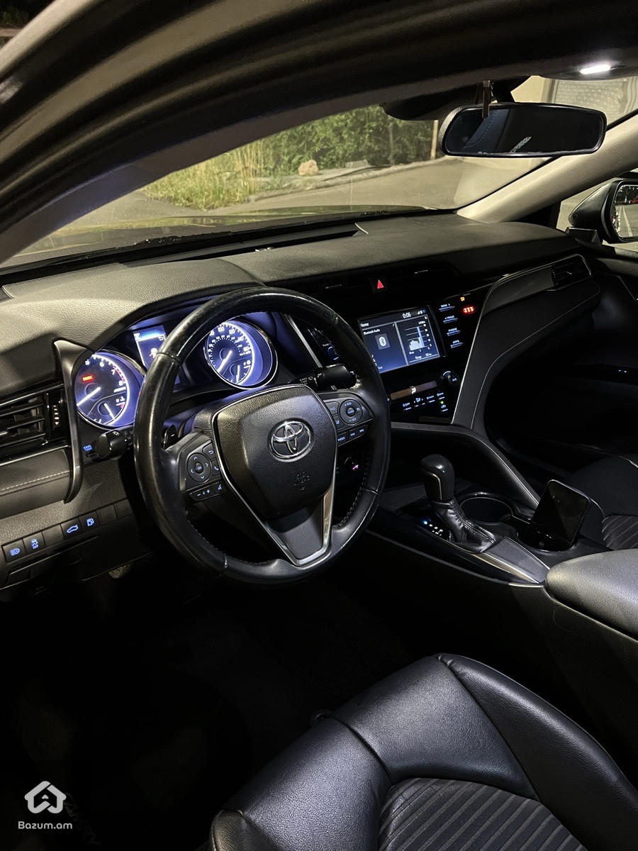 Toyota Camry 2018 - image 11