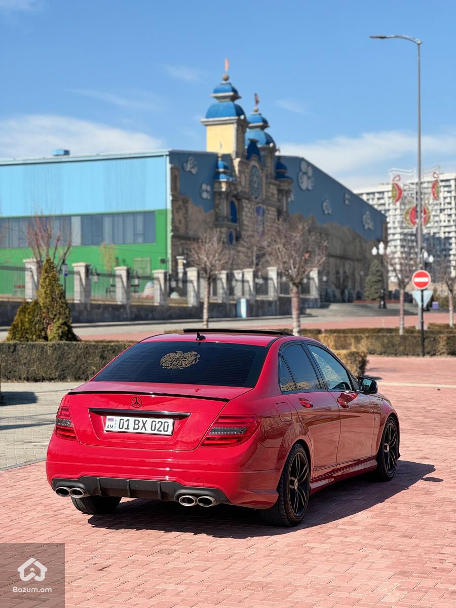 Mercedes Benz W204 - image 4