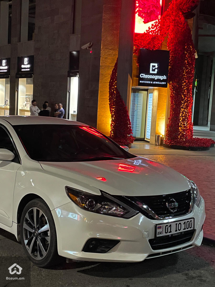 Nissan Altima SR - image 2