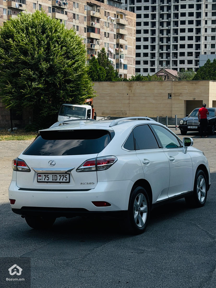 LEXUS RX350 - image 6