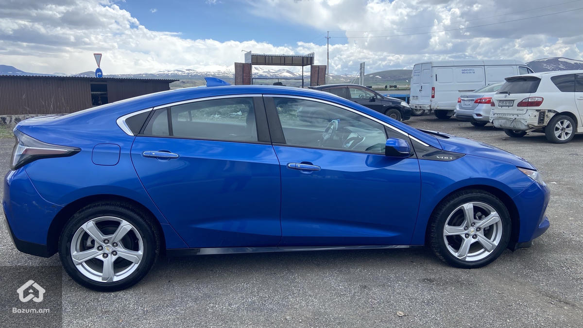 Chevrolet Volt 2 - image 4