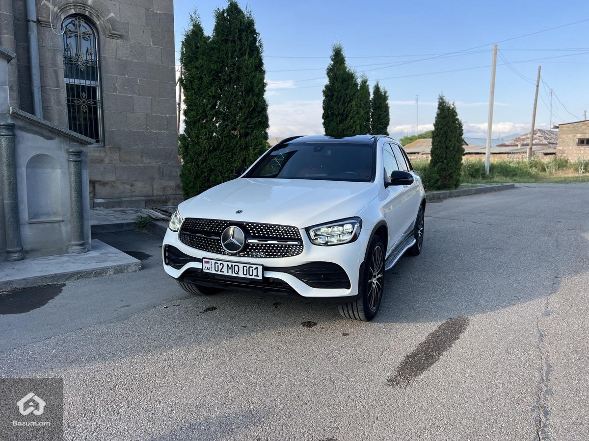 Mercedes GLC 300 - image 9