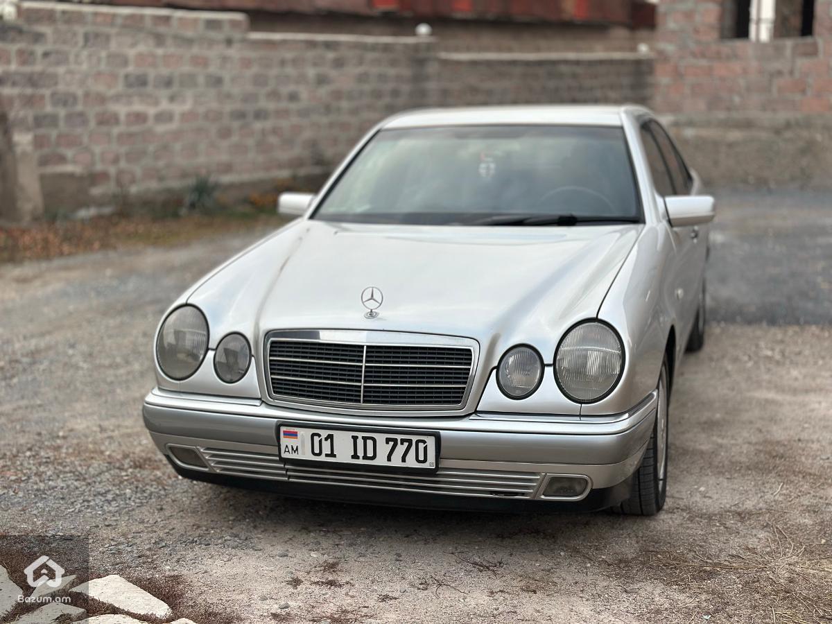 Mercedes E class - image 7