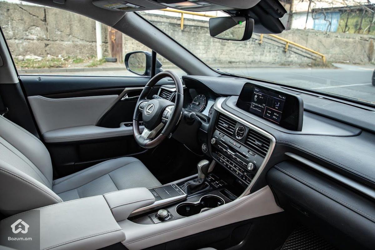 2021 Lexus RX350 - image 11