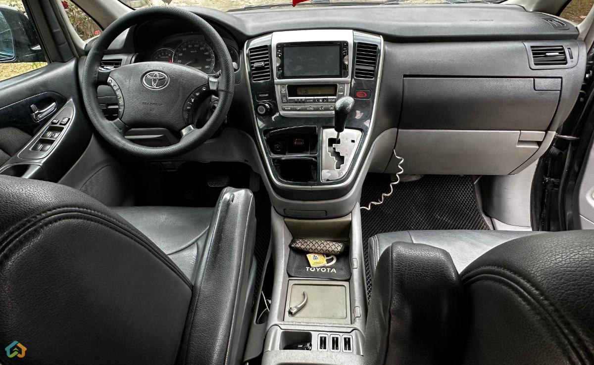 Toyota Alphard - image 10