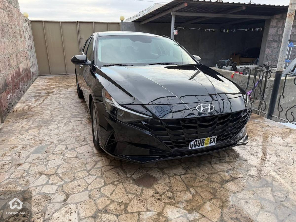 HYUNDAI ELANTRA - image 1