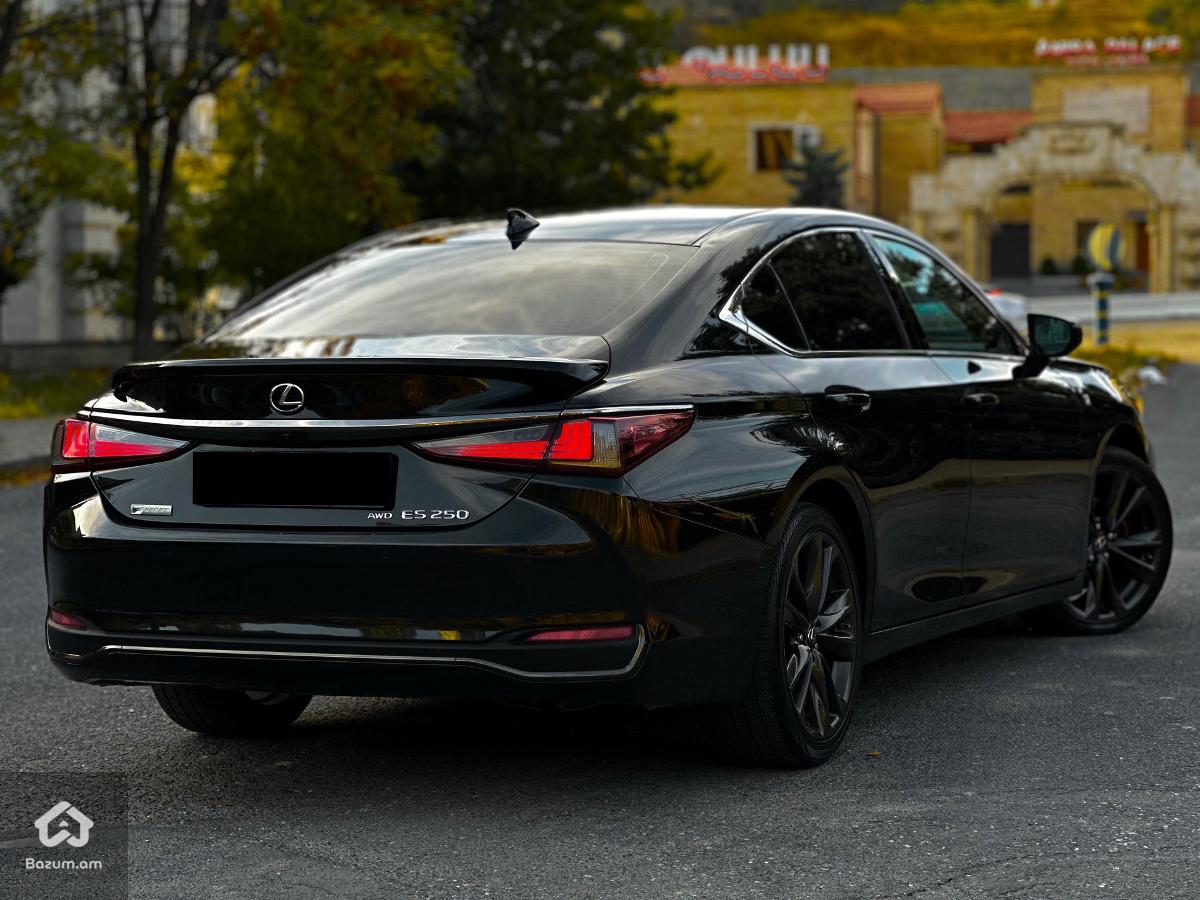 Lexus ES F-Sport - image 6