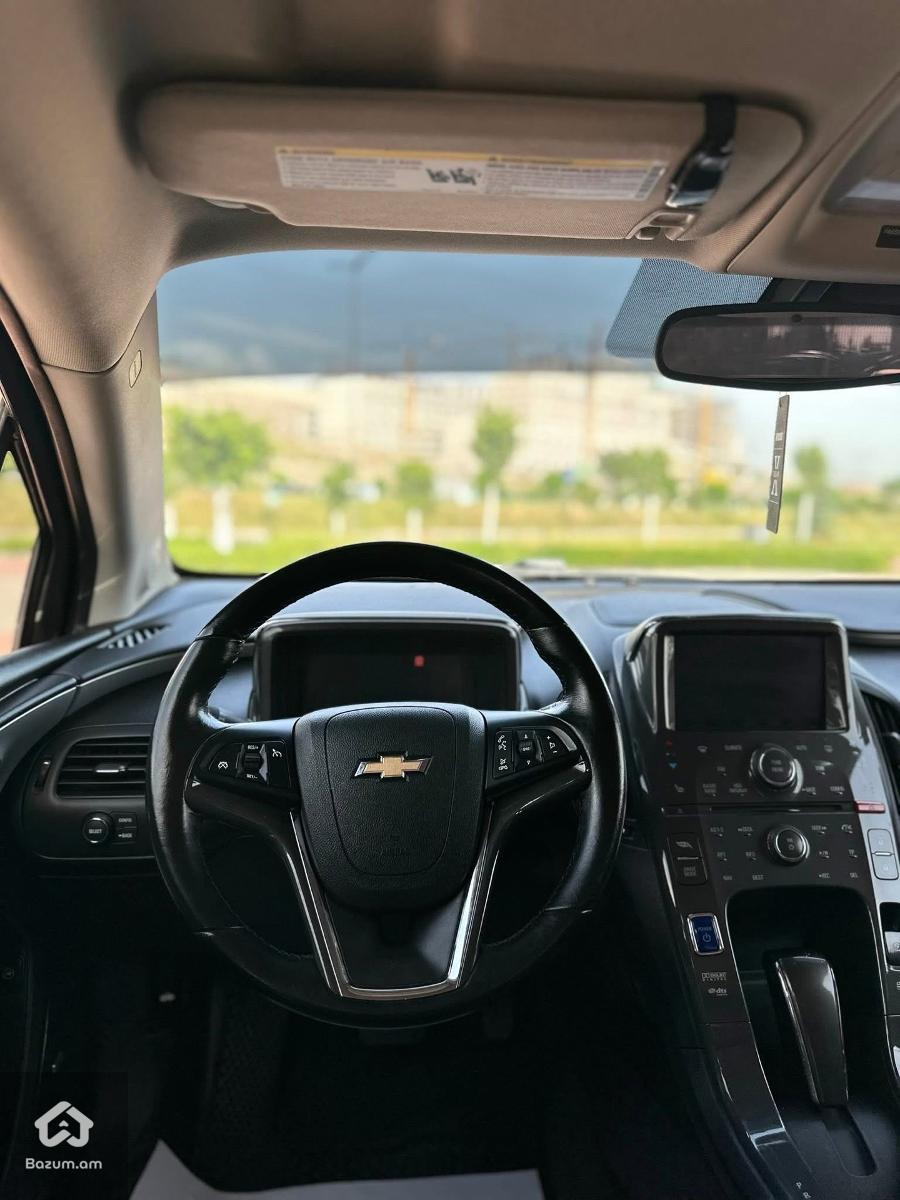 Chevrolet Volt Premier - image 8