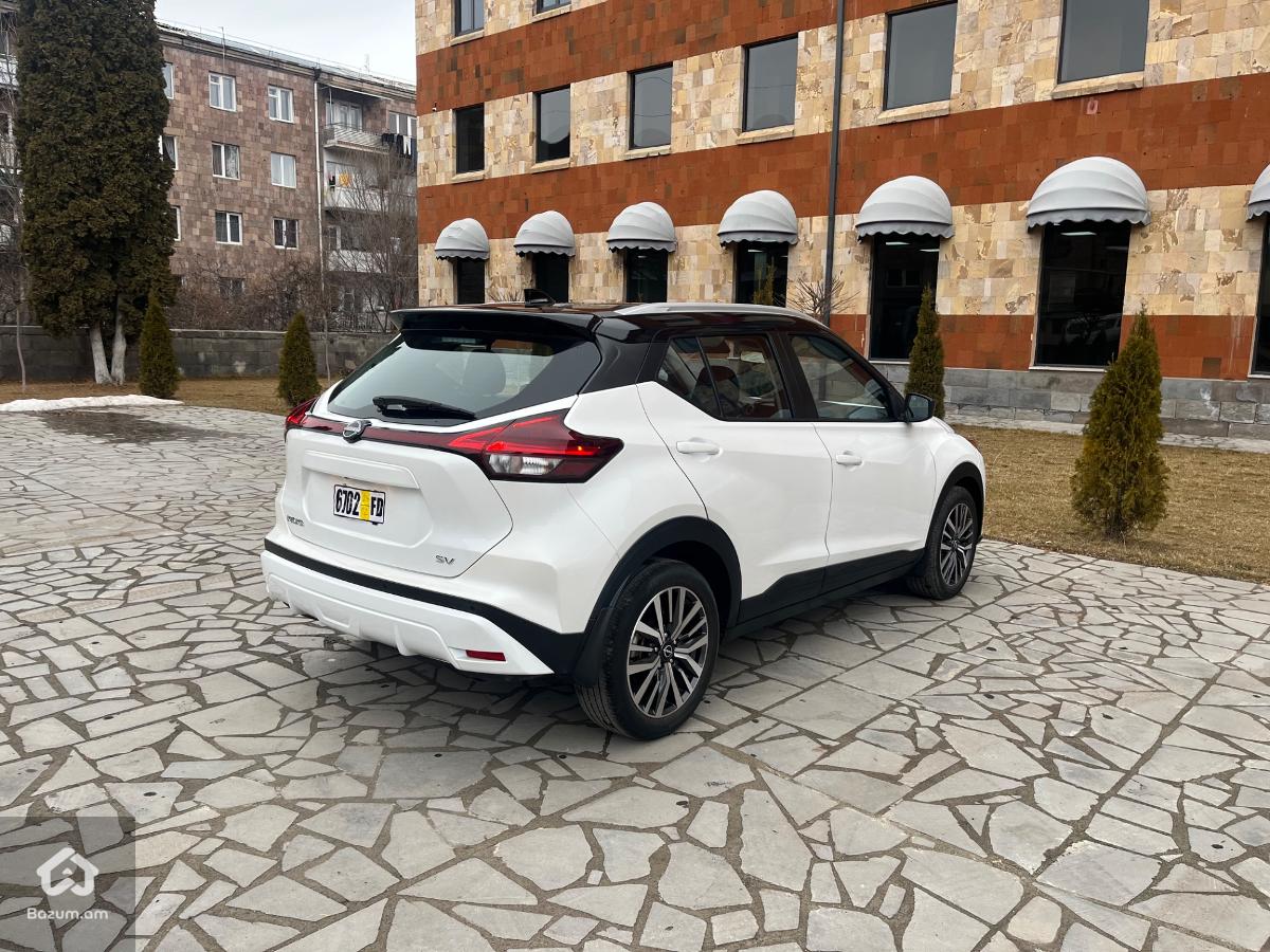 Nissan Kicks SV - image 7