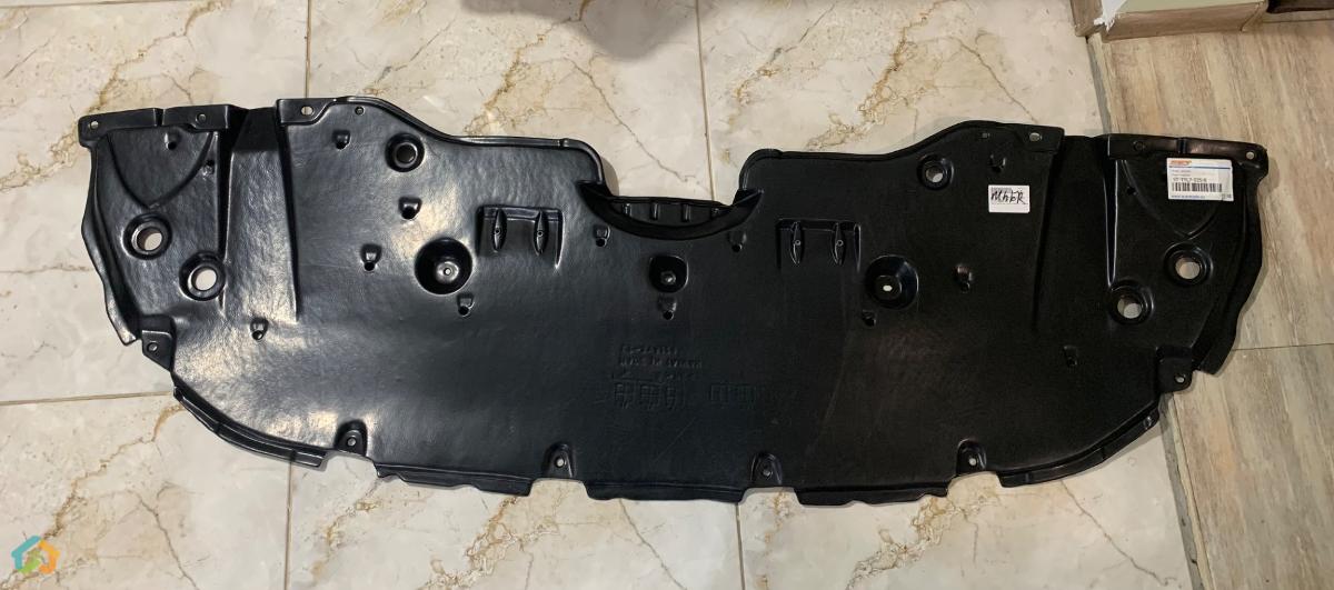 Toyota Camry զաշիտնիկներ - image 1